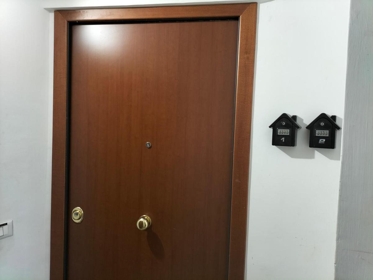 Bed and Breakfast The House Fiera Di Roma Aeroporto Fiumicino Ponte Galeria Exterior foto