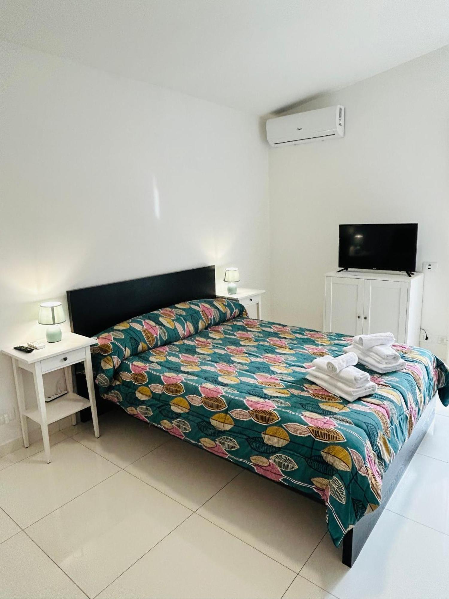 Bed and Breakfast The House Fiera Di Roma Aeroporto Fiumicino Ponte Galeria Exterior foto